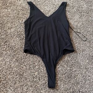 Olive & Oak Plunge Tank Top Bodysuit Size Large Black